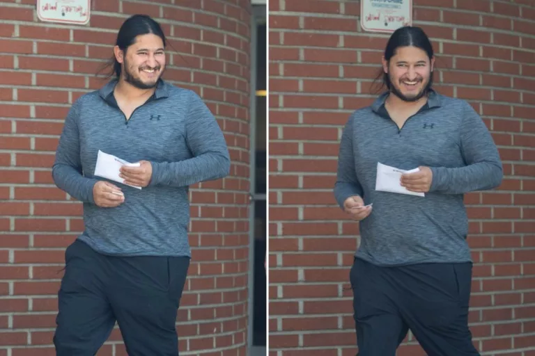 $2B Powerball winner Edwin Castro spotted gleefully cashing out at bank