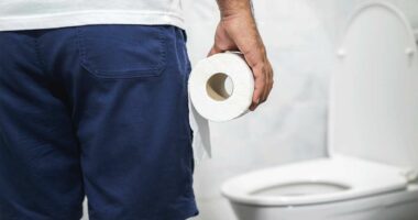 Bowel cancer: Symptoms may include pain or lump in your stomach