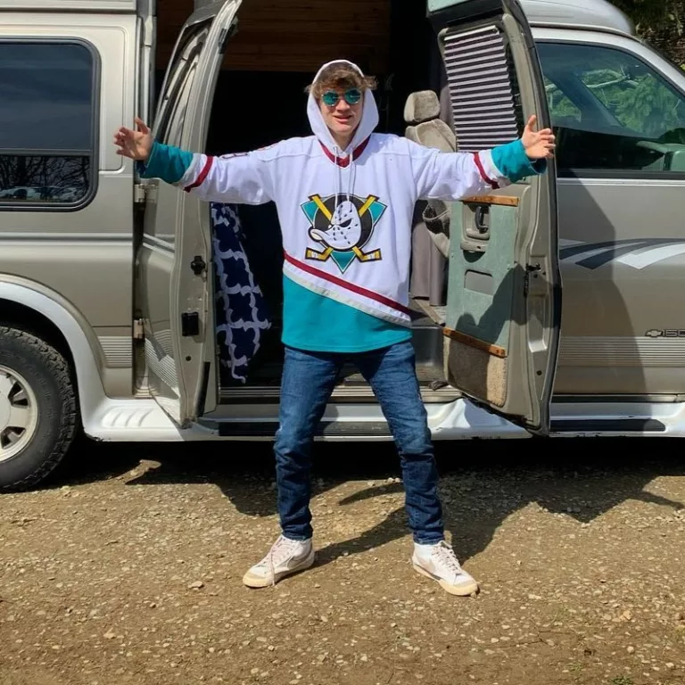 Claw Quest (TikTok Star) Wiki, Biography, Age, Girlfriends, Family, Facts, and More