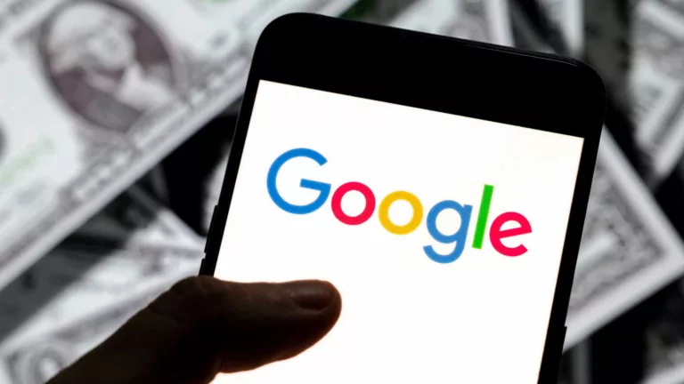 Google issues warning to iPhone and Android owners over surprise payments – one click could empty your bank