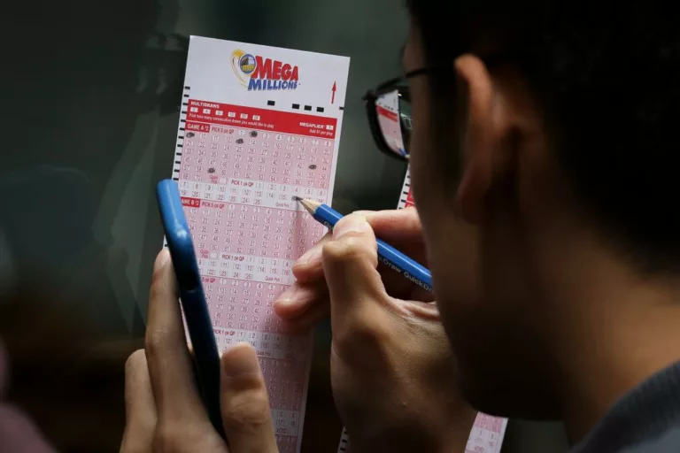 Mega Millions numbers drawn for Tuesday’s $441M jackpot