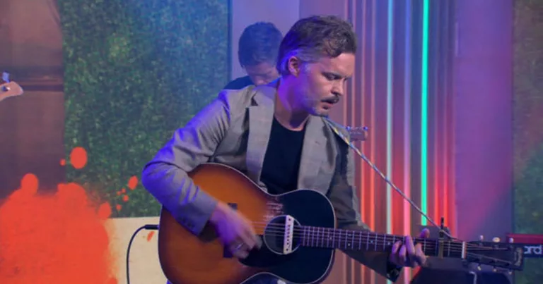 Saturday Sessions: The Tallest Man On Earth performs “Slowly Rivers Turn”