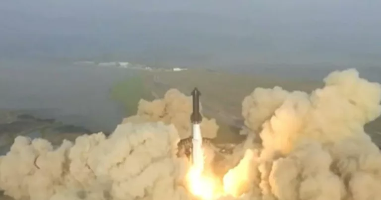 SpaceX Starship rocket explodes after maiden launch