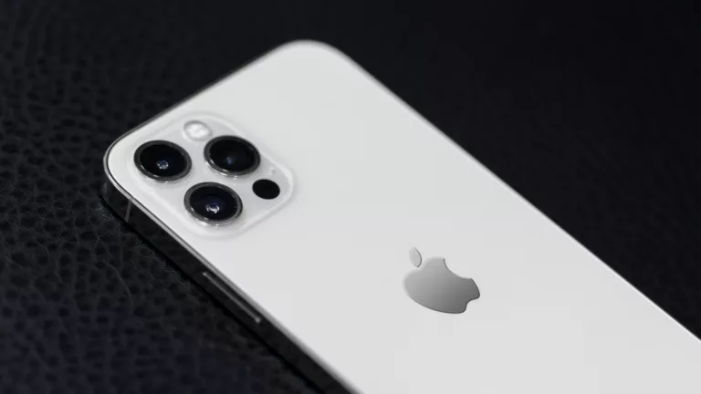 iPhone owners go wild for cut price ‘must-buy’ accessory – it’s much cheaper than buying from Apple directly
