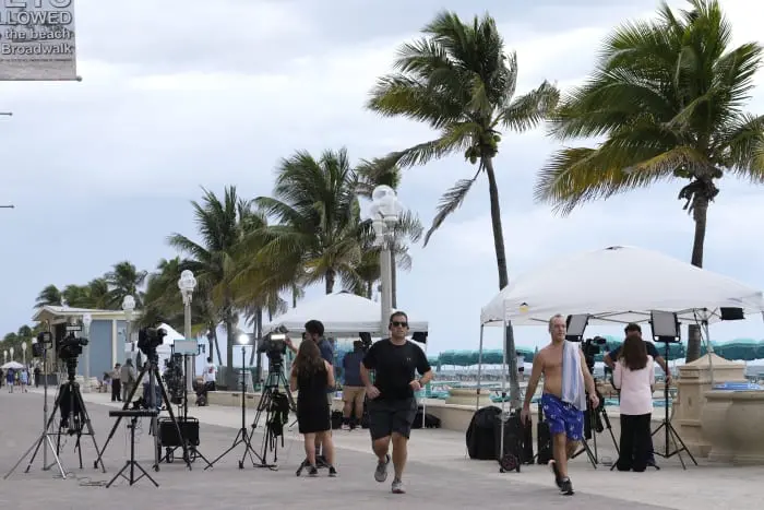 9 injured in Memorial Day shooting at Florida beach
