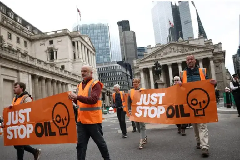 Angry commuters unleash on climate protesters blocking traffic