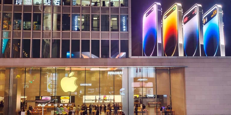 Apple Reports Weaker Sales for Second Straight Quarter