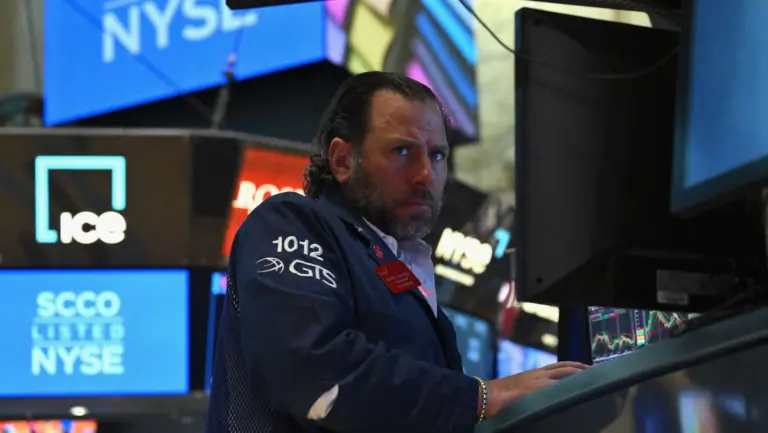 Bank Of America Predicts S&P 500 Will Test All-Time High This Year — But Other Experts Are Much More Cautious