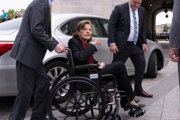 Dems question Feinstein’s mental status, ability to serve
