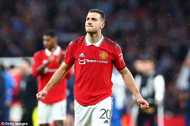 Diogo Dalot signs new deal at Manchester United that will run until 2028