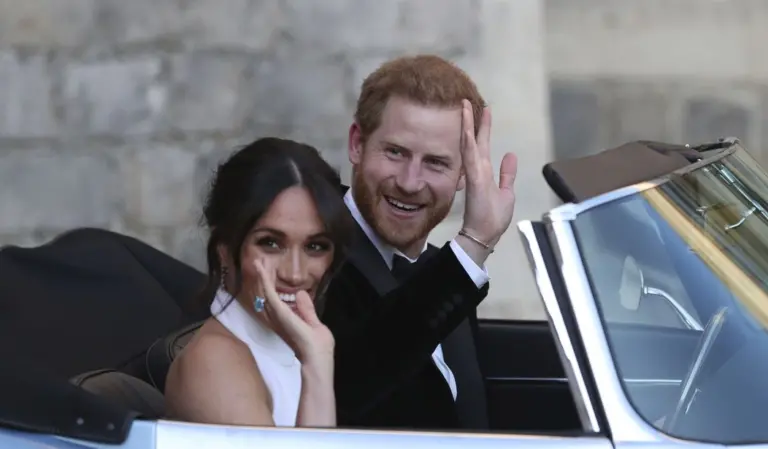 Harry and Meghan Get Royally Funny Smackdown After Demanding Paparazzi Hand Over Photos
