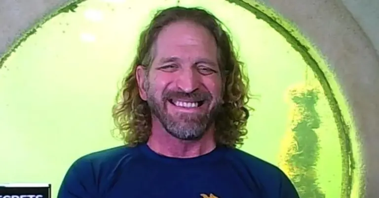 “I do miss my girlfriend”: Man breaks record for longest time living underwater and is still down there