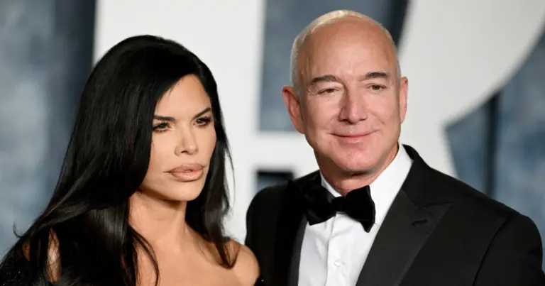 Jeff Bezos and Lauren Sánchez are engaged