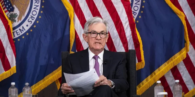 Jerome Powell Keeps June Interest-Rate Pause in Play
