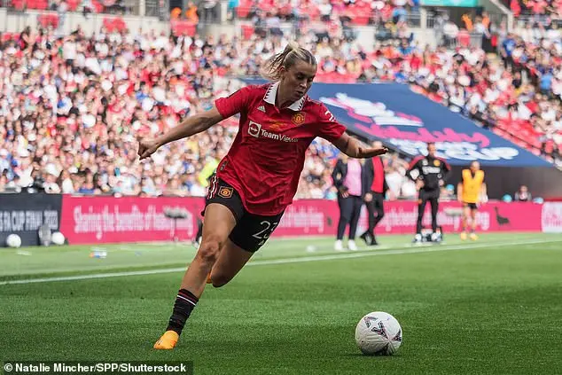 Man United star Alessia Russo in talks over Arsenal switch for world record fee