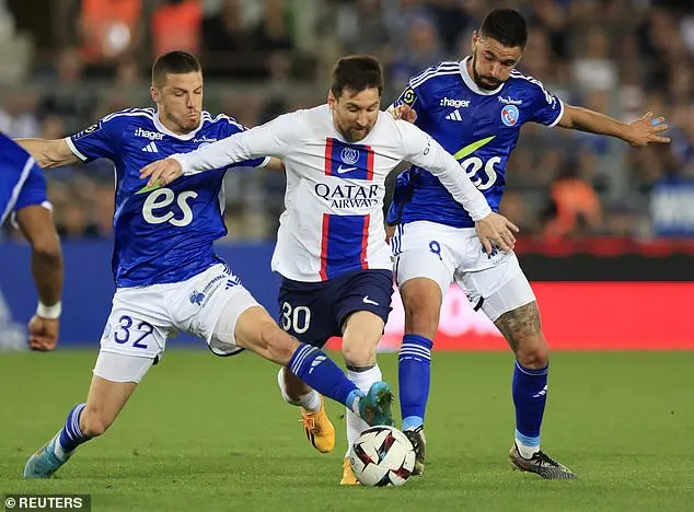 Paris Saint-Germain becomes Ligue 1 CHAMPIONS by holding out for a 1-1 draw against Strasbourg
