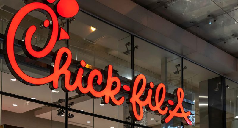 7 Healthiest Chick-fil-A Breakfast Items, According to a Dietitian