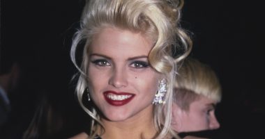 Anna Nicole Smith's Mom Had One Request For Larry Birkhead Before Her Death