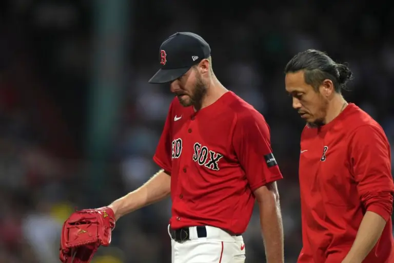 Chris Sale exits Red Sox start early with shoulder injury