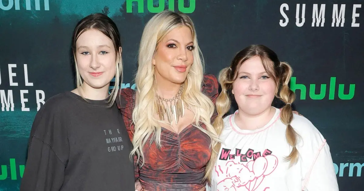 GNO! Tori Spelling Walks Red Carpet With Daughters After Mold Problems