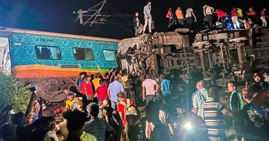 More than 200 dead, hundreds injured after passenger trains derail in India