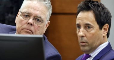 Officer who raced to Parkland massacre scene testifies against deputy who stayed outside