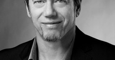 Robert Greene (Author) Wiki, Biography, Age, Girlfriend, Family, Facts and More