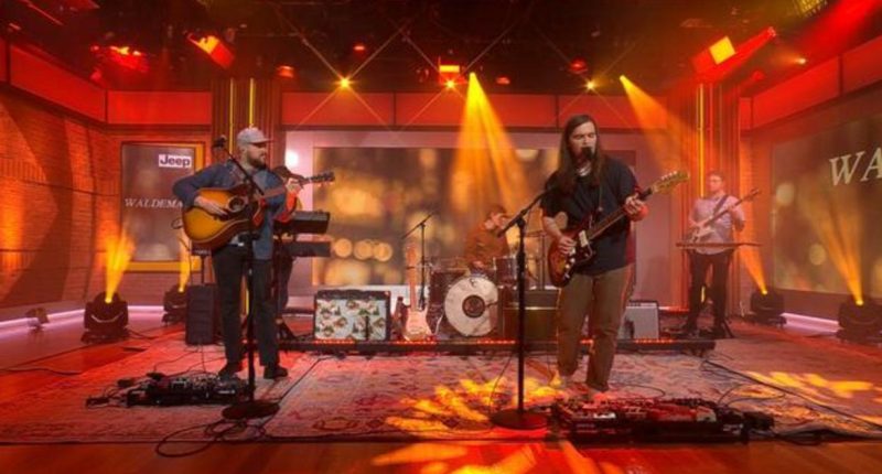 Saturday Sessions: Waldemar performs "Summer Rain"