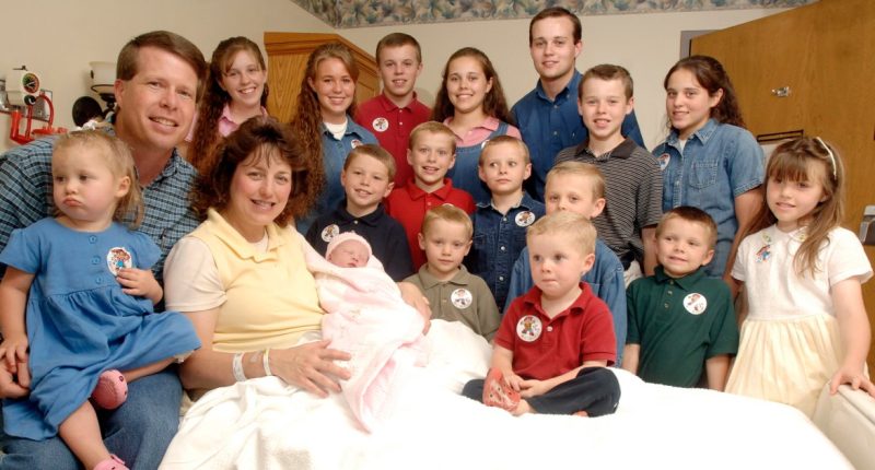 What Is Blanket Training? Duggar Family Parenting Method