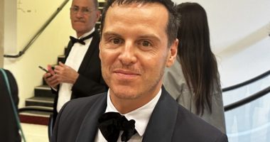 ‘Fleabag’s Hot Priest Andrew Scott Takes On Scorching Version Of ‘Uncle Vanya’ By Playing All The Parts