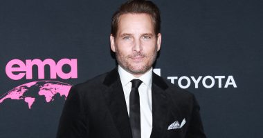 LOS ANGELES, CALIFORNIA - OCTOBER 08: Peter Facinelli arrives at the Environmental Media Association Awards Gala on October 08, 2022 in Los Angeles, California. (Photo by Steven Simione/WireImage)