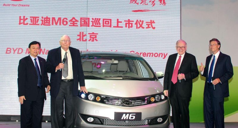 Warren Buffett-Backed EV Maker BYD Says First-Half Profit May Have More Than Tripled
