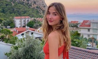 Emine Zeliha Akpinar Height, Weight, Net Worth, Age, Birthday