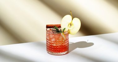 9 trending fall cocktails you can make at home