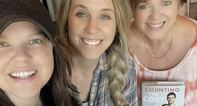 Amy Duggar: Outta the Way, Jill! I’m Writing My Own Book, and I Am NOT Gonna Go …