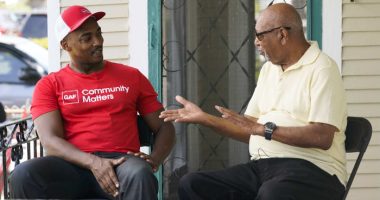 Back at old job, Anthony Mackie lends star power to New Orleans' post-Ida roof repair effort