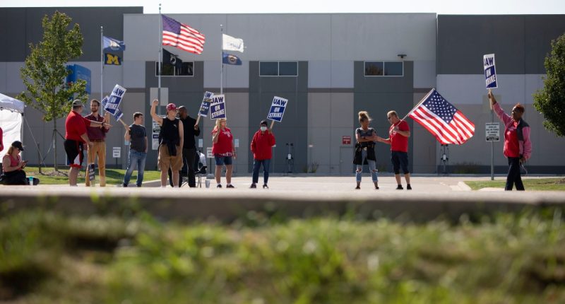 Biden, Trump to join striking auto workers in Michigan this week
