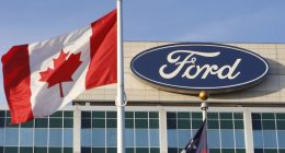 Canadian autoworkers ratify new labor agreement with Ford