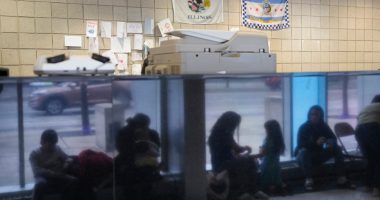 Chicago officials ink nearly $30M contract with security firm to move migrants to winterized camps