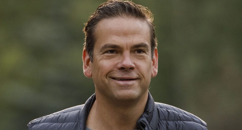 An Inside Look At Lachlan Murdoch's Wildly Lavish Life