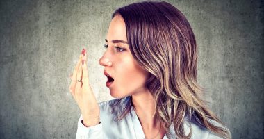Garlic breath can be fixed by eating natural yogurt thanks to its neutralising proteins, scientists say