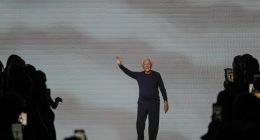 Giorgio Armani closes Milan Fashion Week with good vibes and familiar guests in the front row