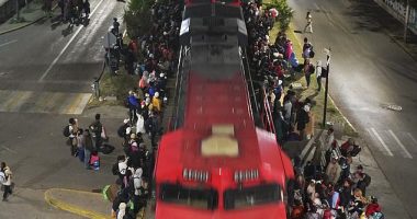 Video shared from the Central Mexico shows more than 5,000 asylum seekers illegally boarding a freight train to gain entry into the US