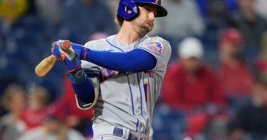 Jeff McNeil improves versatility with another start in center field