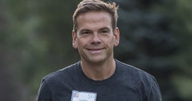 Lachlan Murdoch Set To Take Over Fox News Corp (& It's Giving Kendall Roy)