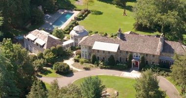 Mary Tyler Moore's Estate Seeks $22 Million For Connecticut Estate
