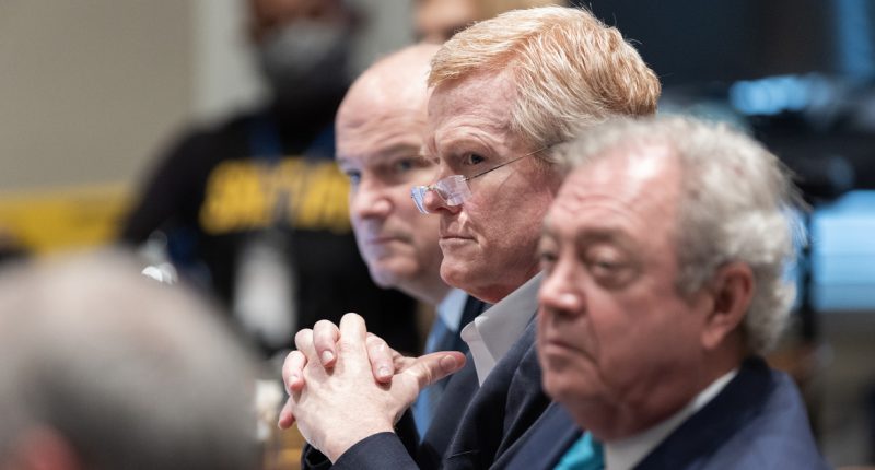 Murdaugh 'defective' in new trial request: attorney general