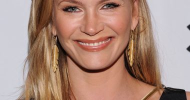 Natasha Henstridge (Actress) Wiki, Biography, Age, Boyfriends, Family, Facts and More.