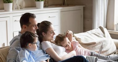 Only 1 in 4 Say Parenthood, Marriage Are Crucial for Fulfilling Life