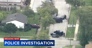 Summit armed robbery ends with Markham barricade situation; suspect dead, village spokesman says